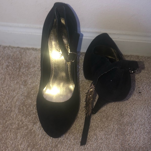 Black Suede Closed Toe Pumps w/ Gold Dangling Details Around Ankle Strap - Picture 4 of 5